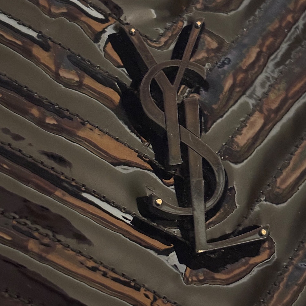 Saint Laurent Lou Medium YSL Monogram Patent Camera Bag- black patent - Picture 8 of 10